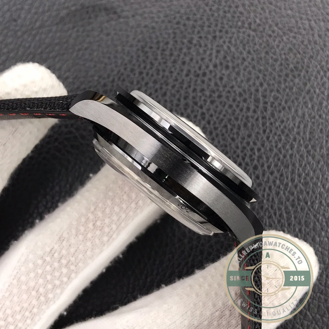 Superclone Omega Speedmaster Black 311.92.44.51.01.005 - Premium Super Clone Watch