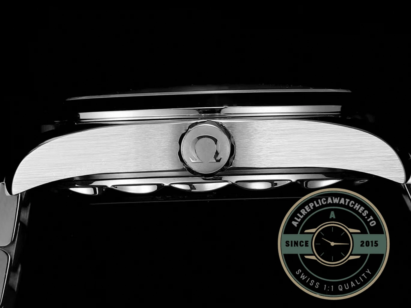 Superclone Omega Speedmaster World Time 220.10.43.22.03.001 - Budget Luxury Replica Watch