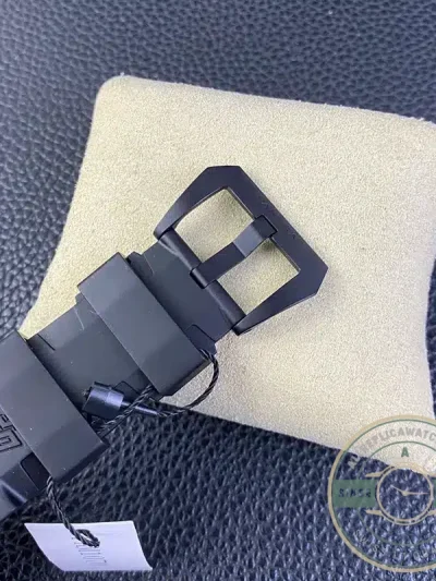Superclone Panerai PAM 1070 Submersible Goldtech OroCarbo - High-Grade Replica Watch