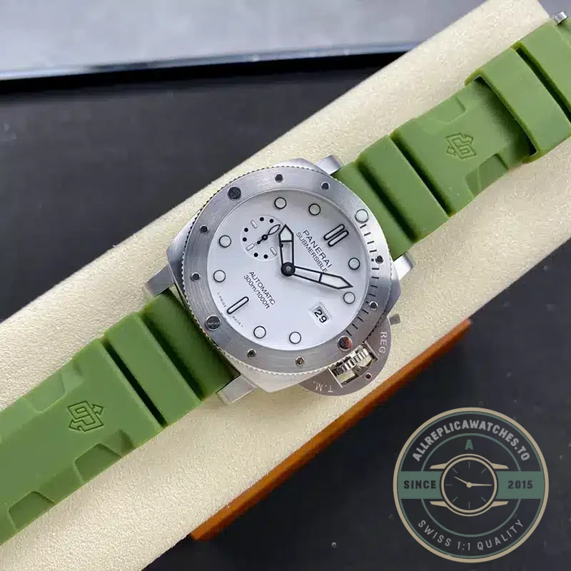Superclone Panerai PAM 1226 Submersible QuarantaQuattro Bianco 44mm - Swiss Movement Replica Watch