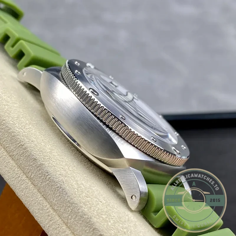 Superclone Panerai PAM 1226 Submersible QuarantaQuattro Bianco 44mm - Top-Tier Swiss Replica Watch