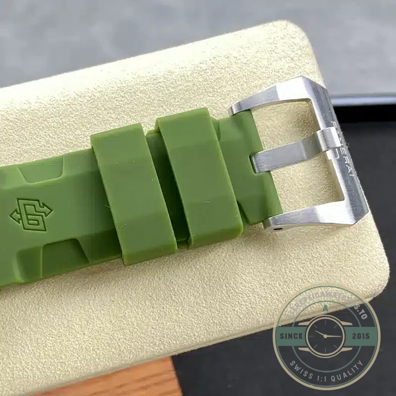 Superclone Panerai PAM 1226 Submersible QuarantaQuattro Bianco 44mm - Affordable Super Clone Watch
