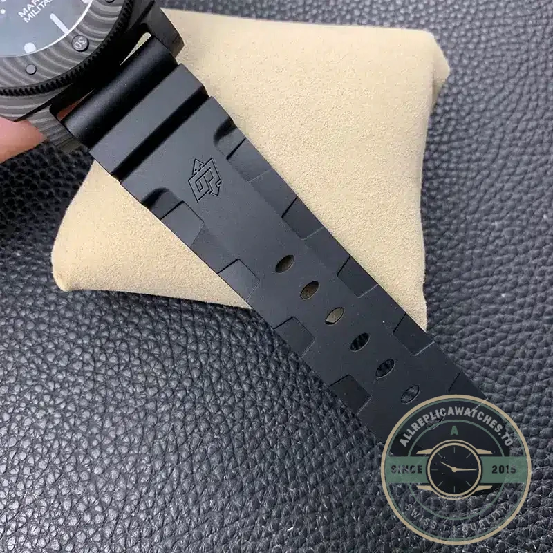 Superclone Panerai Submersible PAM 979 - Luxury Replica Watch