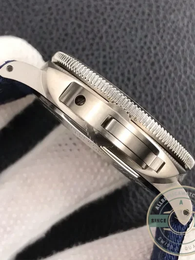 Superclone Panerai Submersible PAM00985 EcoTitanium - Best Quality Replica Watch