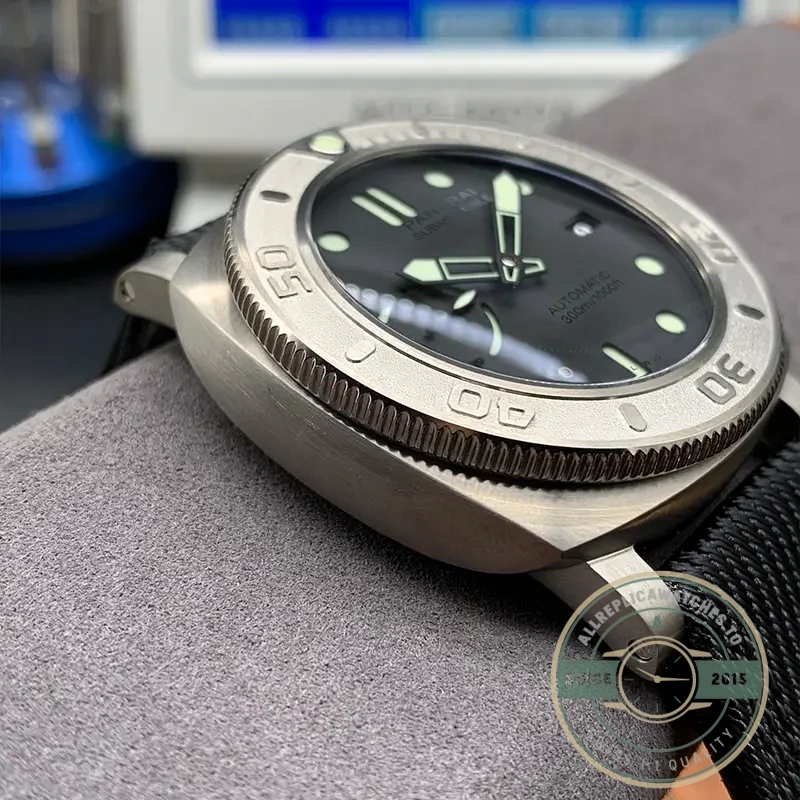 Superclone Panerai Submersible Titanium Shell PAM 984 - Top-Tier Swiss Replica Watch