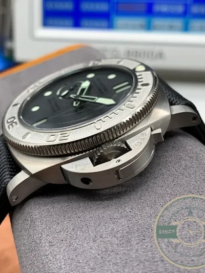 Superclone Panerai Submersible Titanium Shell PAM 984 - Swiss-Made Clone Watch