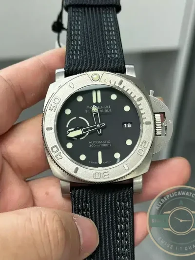 Superclone Panerai Submersible Titanium Shell PAM 984 - Swiss Movement Replica Watch