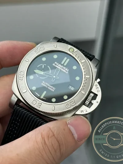 Superclone Panerai Submersible Titanium Shell PAM 984 - Budget Luxury Replica Watch