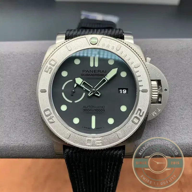 Superclone Panerai Submersible Titanium Shell PAM 984 - Swiss Movement Replica Watch