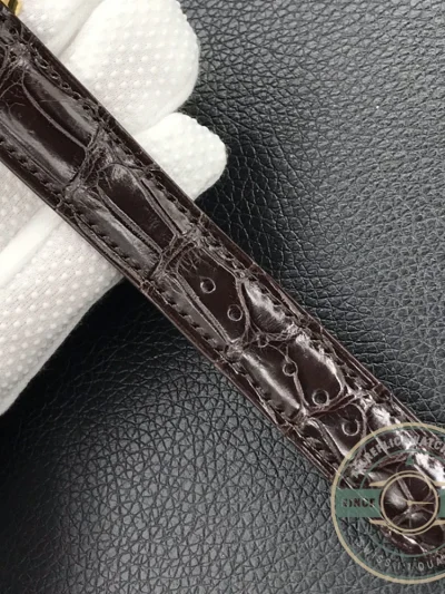 Superclone Patek Philippe DATE, SWEEP SECONDS. 39 mm, Yellow gold, 5227G-001 - Top-Tier Swiss Replica Watch