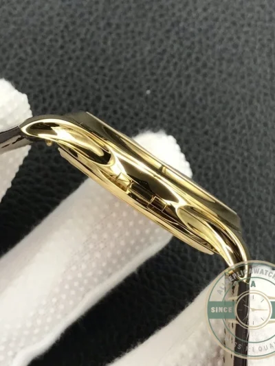 Superclone Patek Philippe DATE, SWEEP SECONDS. 39 mm, Yellow gold, 5227G-001 - High-Grade Replica Watch