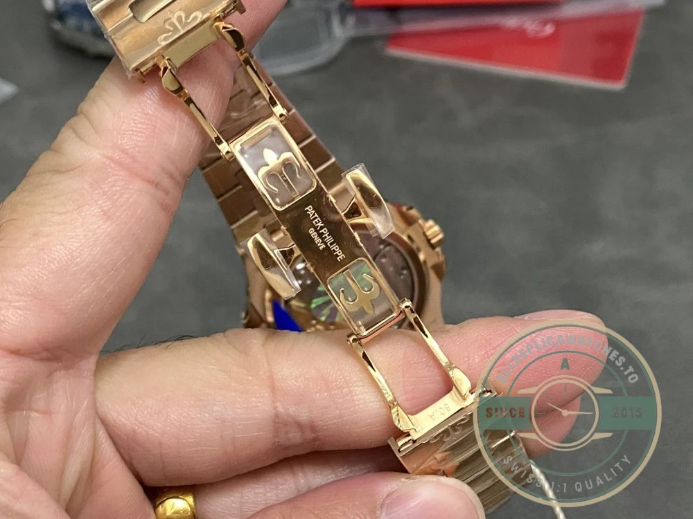 Superclone Patek Philippe Nautilus Moon phases 40 mm, Gold, Dark Dial, 5712/1A - Luxury Replica Watch