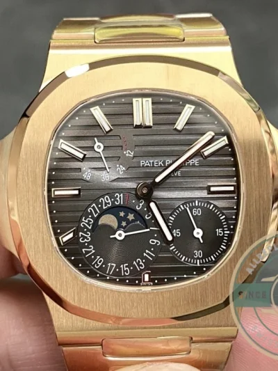 Superclone Patek Philippe Nautilus Moon phases 40 mm, Gold, Dark Dial, 5712/1A - High-Grade Replica Watch