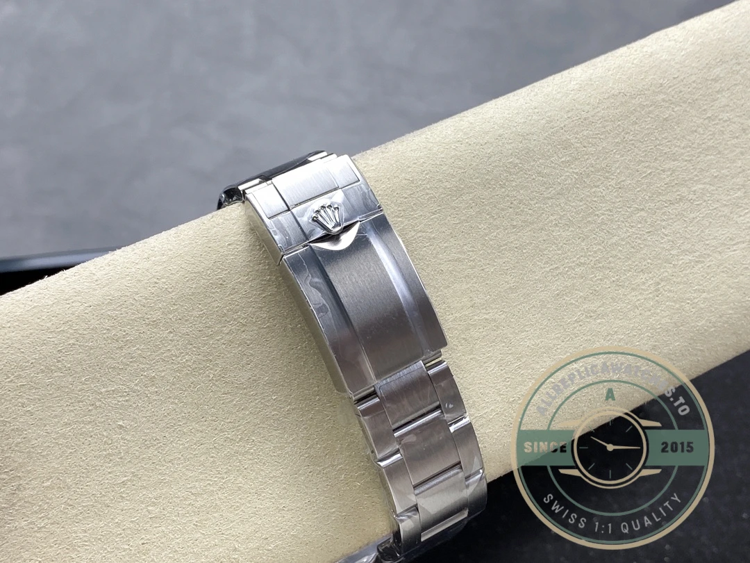 Superclone Rolex Explorer II m226570-0002 42mm - High-Grade Replica Watch