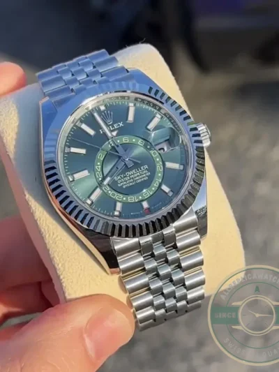 Superclone Rolex Sky-Dweller 326238 42mm Mint Dial - Luxury Replica Watch