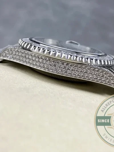 Superclone Rolex Submariner Iced Out 116610LV 41mm Green Dial - Top-Tier Swiss Replica Watch