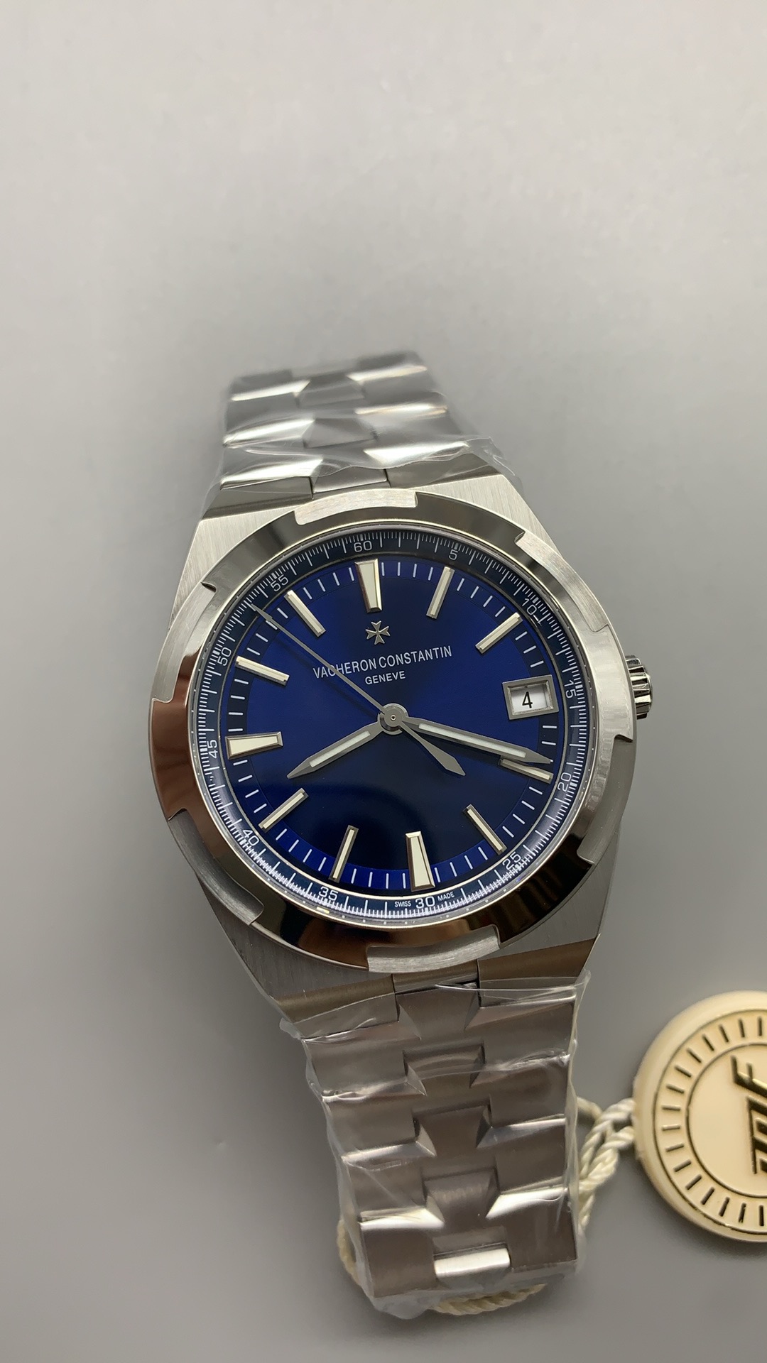 Swiss Replica Vacheron Constantin Overseas 4500V/110A-B128 Blue Dial - Image 7