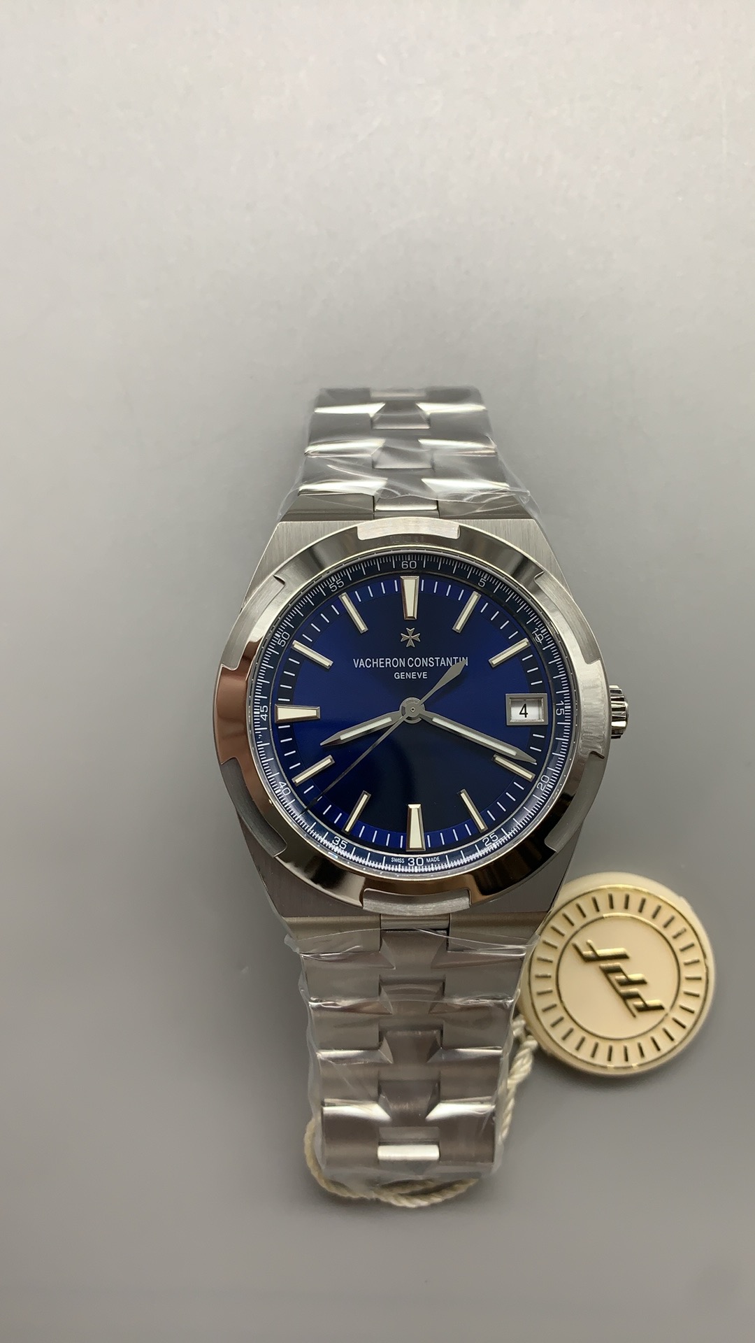 Swiss Replica Vacheron Constantin Overseas 4500V/110A-B128 Blue Dial - Image 11