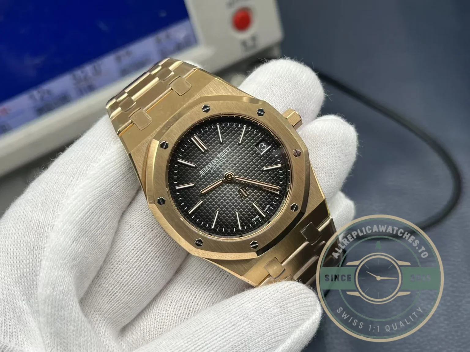 Replica Audemars Piguet Royal Oak Jumbo Extra-Thin 16202.OR - Best Quality Replica Watch