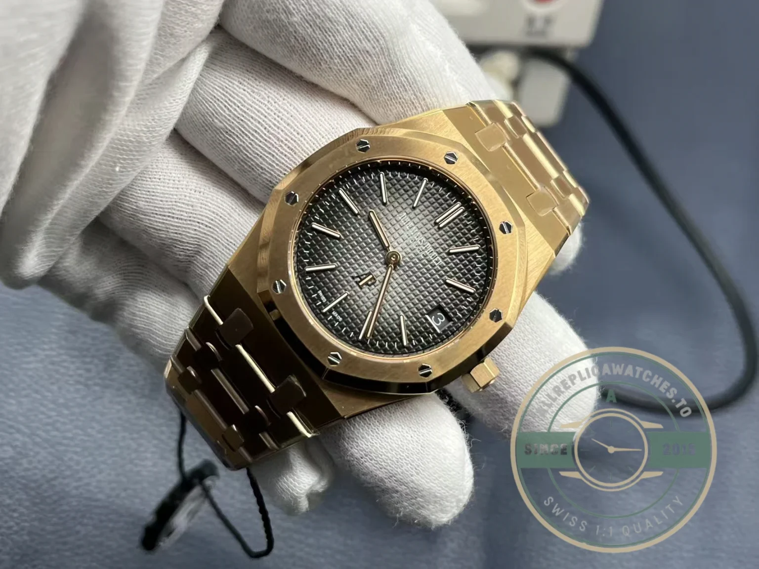 Replica Audemars Piguet Royal Oak Jumbo Extra-Thin 16202.OR - Best Quality Replica Watch