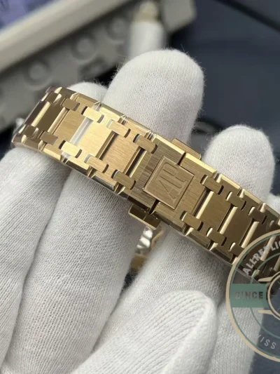 Replica Audemars Piguet Royal Oak Jumbo Extra-Thin 16202.OR - Affordable Super Clone Watch