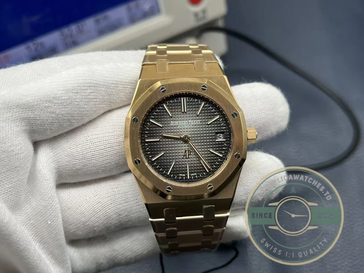 Replica Audemars Piguet Royal Oak Jumbo Extra-Thin 16202.OR - Affordable Super Clone Watch