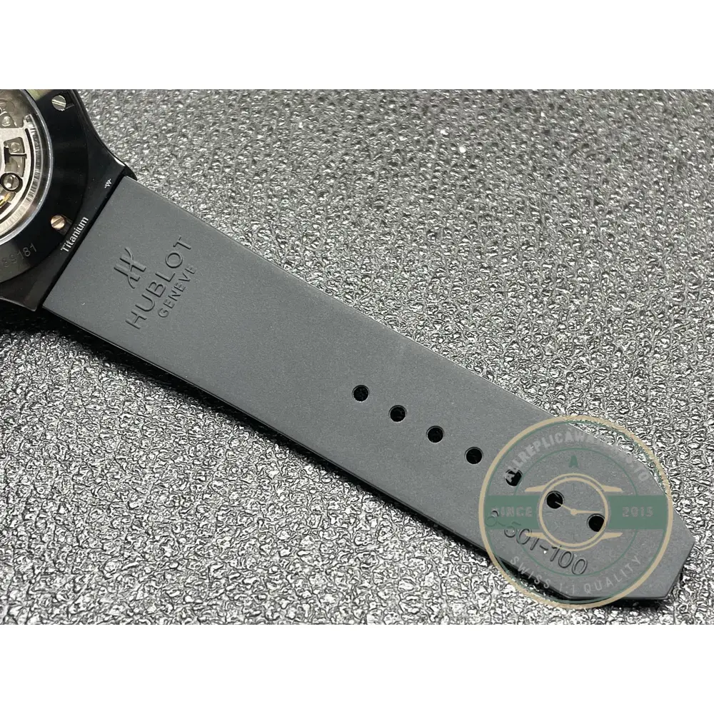Replica Hublot Classic Fusion Gold 521.CO.1781.RX Carbon Dial - Budget Luxury Replica Watch