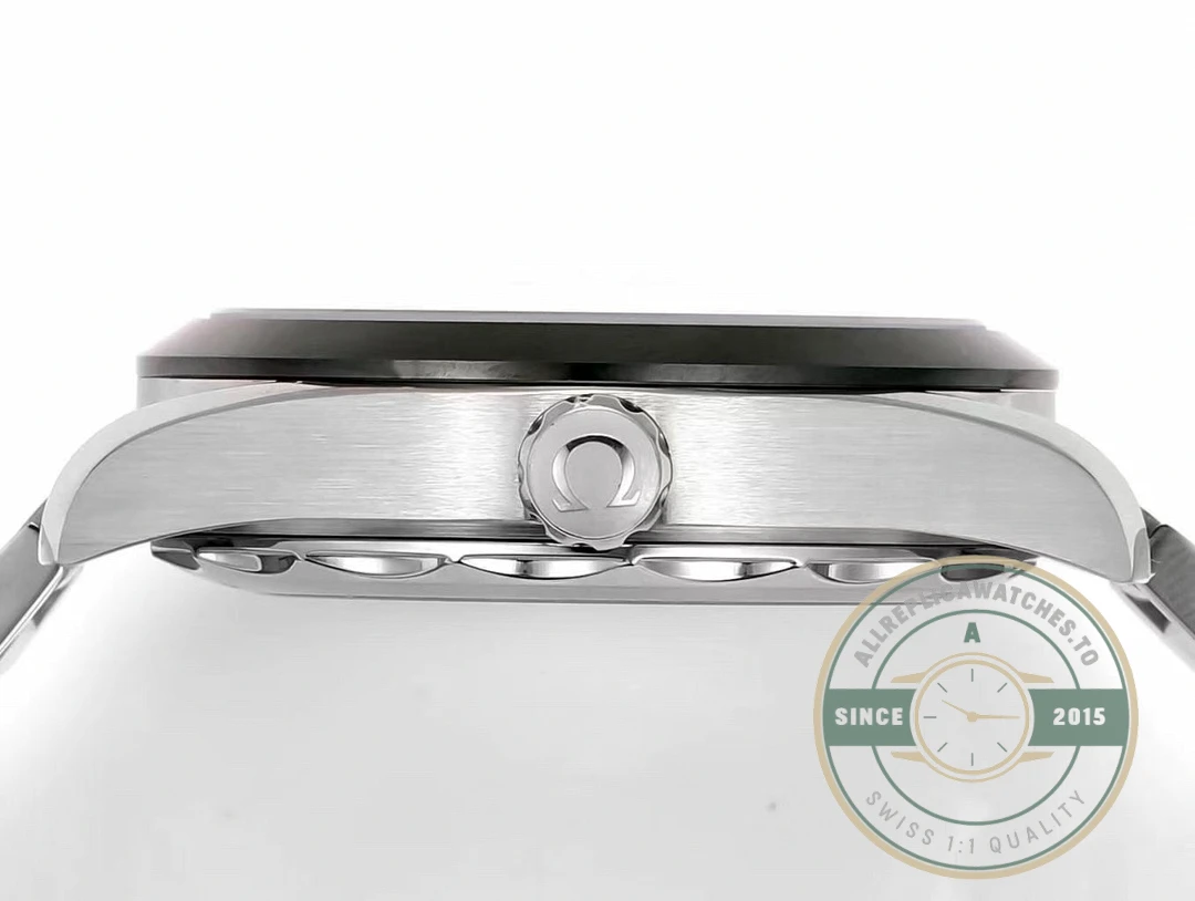 Replica Omega Seamaster Aqua Terra Worldtimer 43 mm Green 220.30.43.22.10.001 - Swiss-Made Clone Watch