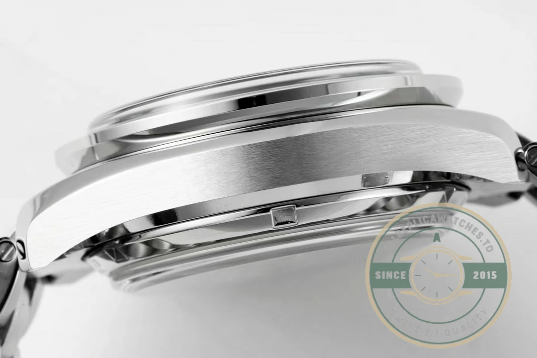 Replica Omega Speedmaster Chronograph, Panda Dial 311.32.40.30.02.001 - Swiss Movement Replica Watch
