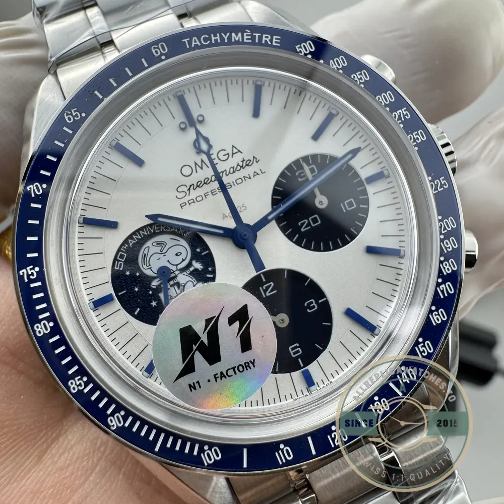Replica Omega Speedmaster Snoopy 42mm, manual-wind chronograph