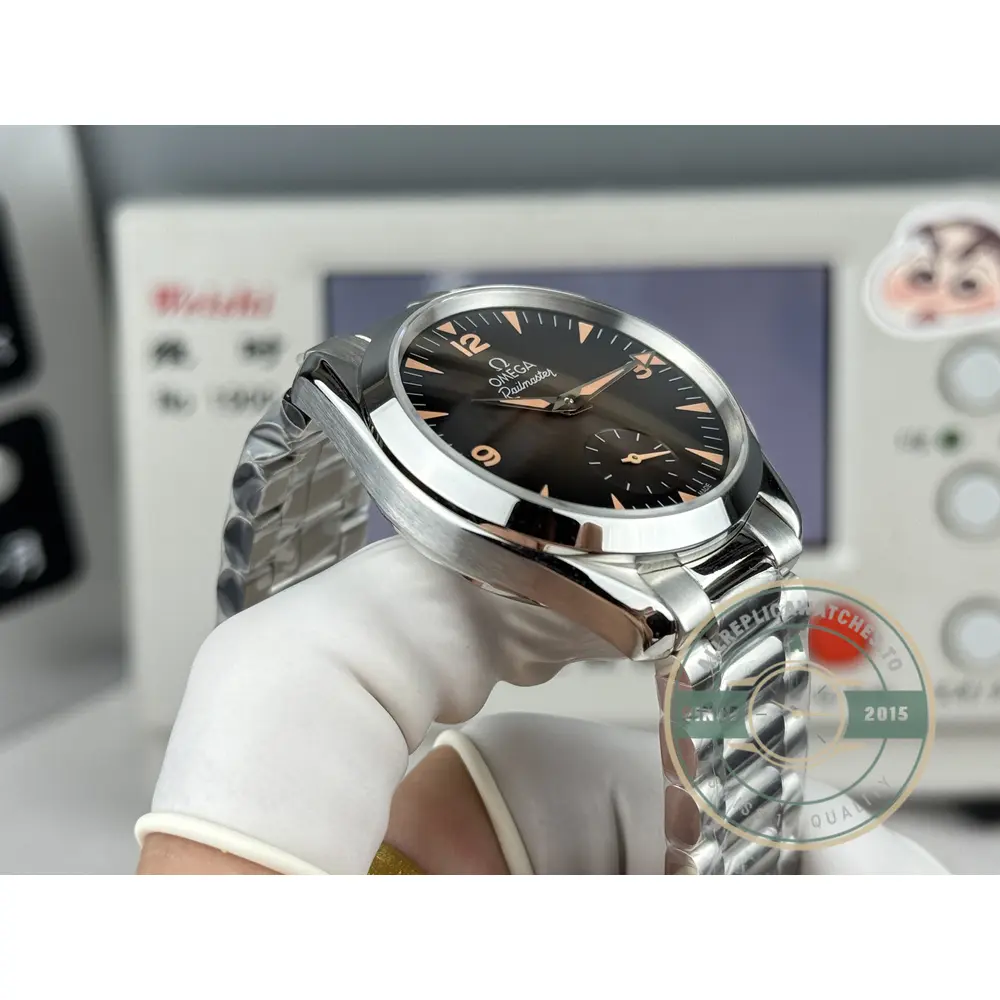 Superclone Omega Railmaster clone 8806 co-axial automatic running a 48-hour power reserve