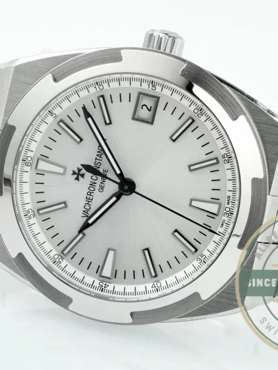 Replica Vacheron Constantin Overseas 4500V110A-B126 Silver - Swiss Movement Replica Watch