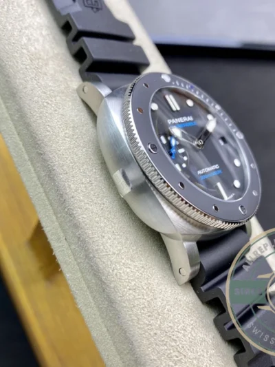 Superclone Panerai Submersible PAM 02683 Automatic Steel - Affordable Super Clone Watch
