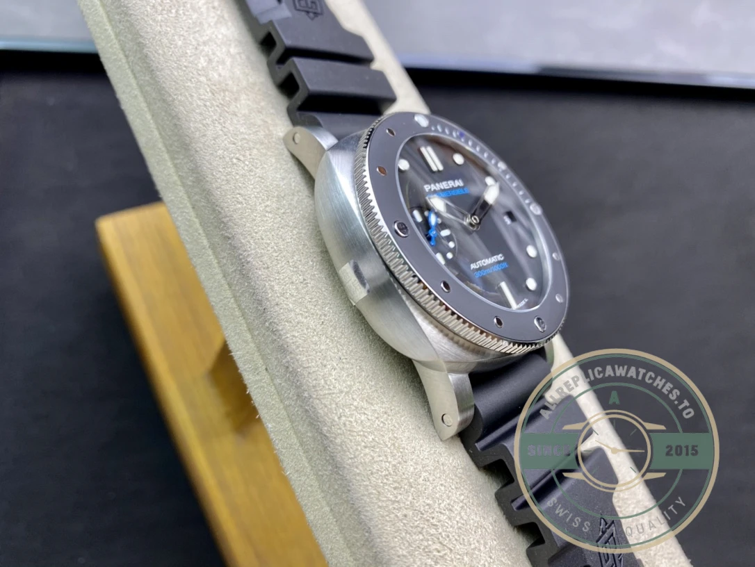 Superclone Panerai Submersible PAM 02683 Automatic Steel - Affordable Super Clone Watch
