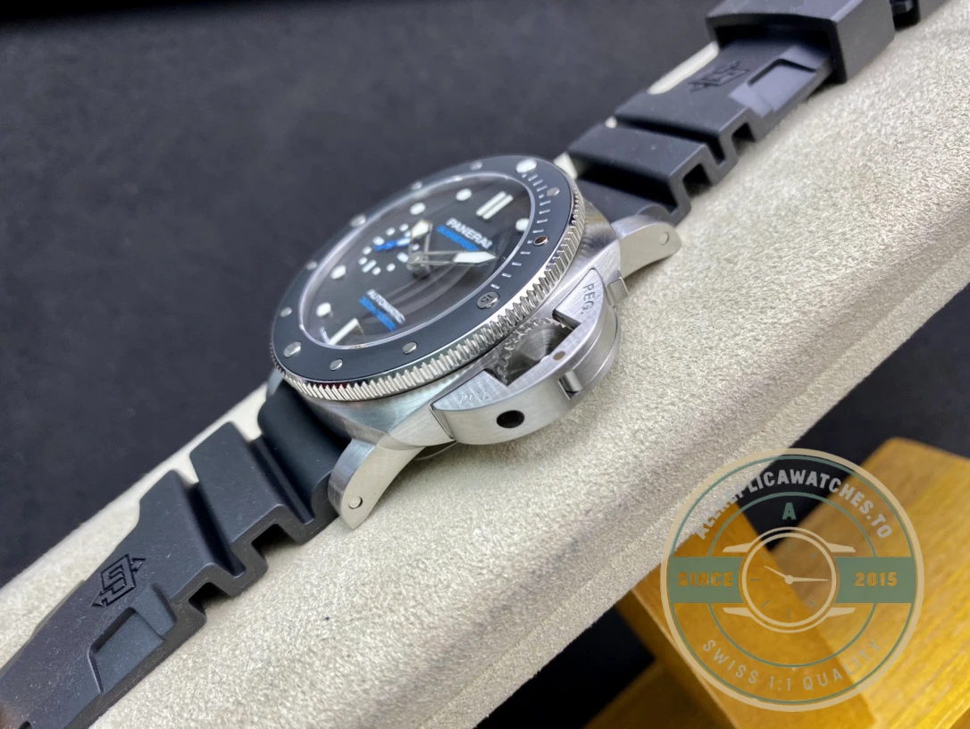 Superclone Panerai Submersible PAM 02683 Automatic Steel - Affordable Super Clone Watch