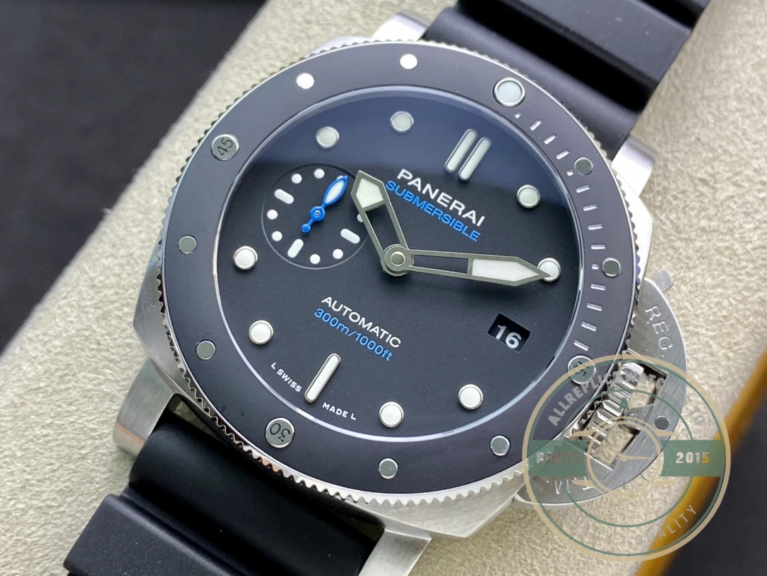 Superclone Panerai Submersible PAM 02683 Automatic Steel - Budget Luxury Replica Watch