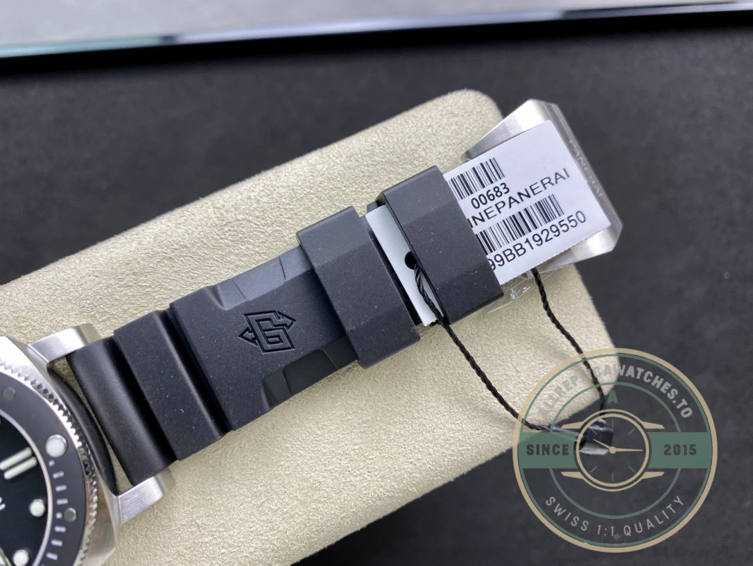 Superclone Panerai Submersible PAM 02683 Automatic Steel - 1:1 Swiss Replica Watch