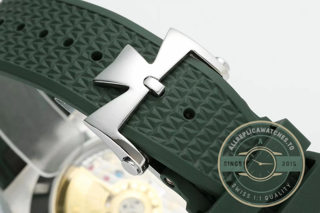Swiss Clone Vacheron Constantin Overseas 5520V210R-B966 Green Dial - 1:1 Swiss Replica Watch