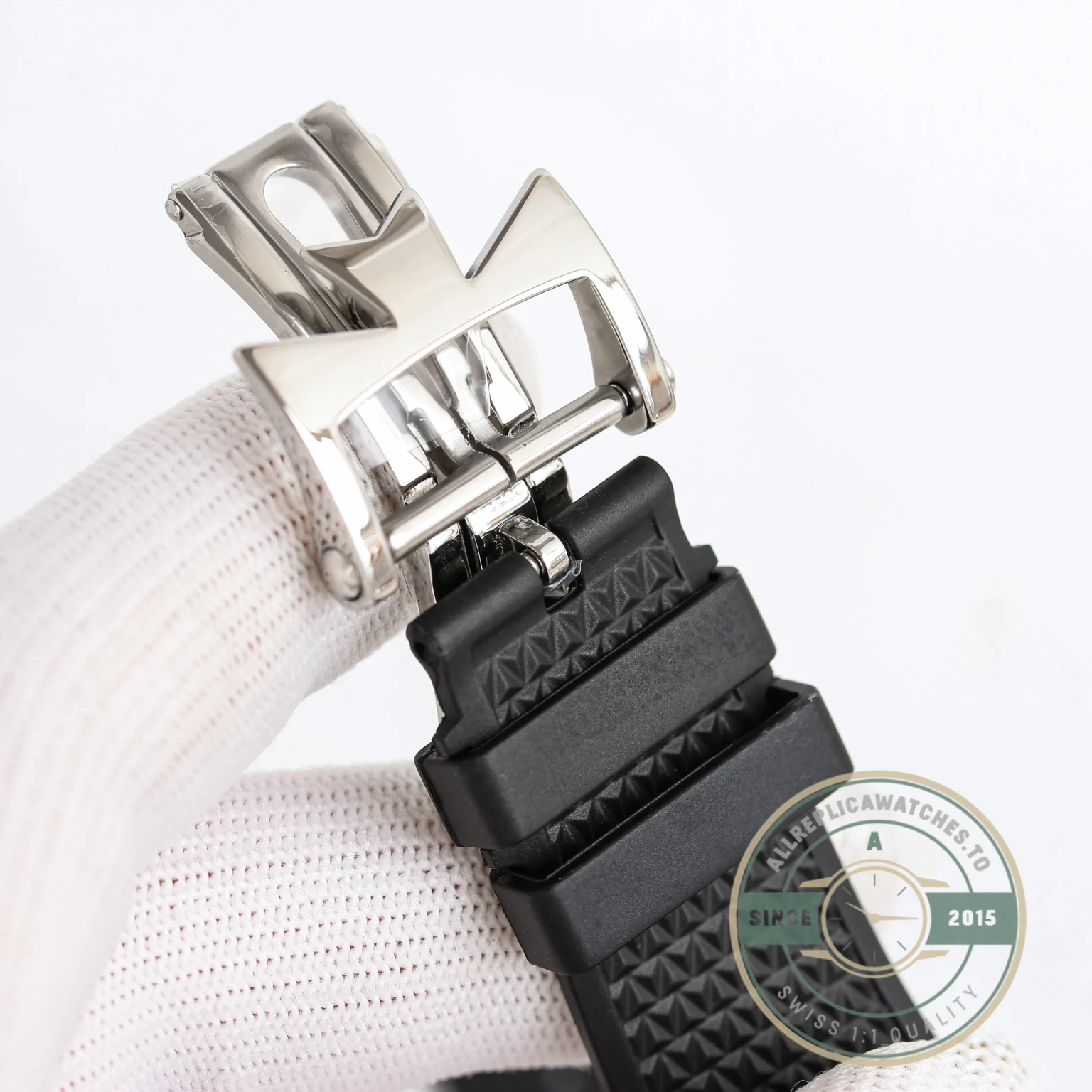 Swiss Clone Vacheron Constantin Overseas Silver 7900V110A-B333 - Swiss Movement Replica Watch