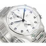 Glare stays off the silver chronograph dial thanks to the coated sapphire