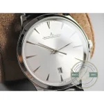 Central seconds hand crossing the silver sunray dial of the Q1288420 Master Ultra Thin