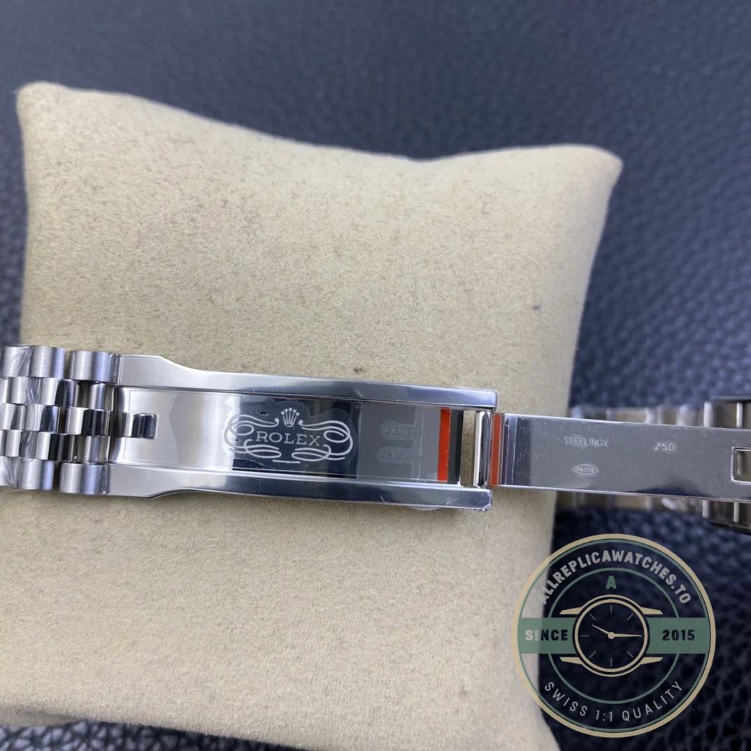 Replica Datejust 41mm Blue Roman Dial 126334 Jubilee - Swiss-Made Clone Watch