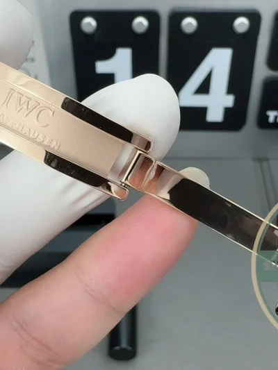 Replica IWC Schaffhausen Portugieser 42mm Rose Gold IW500701 - Budget Luxury Replica Watch