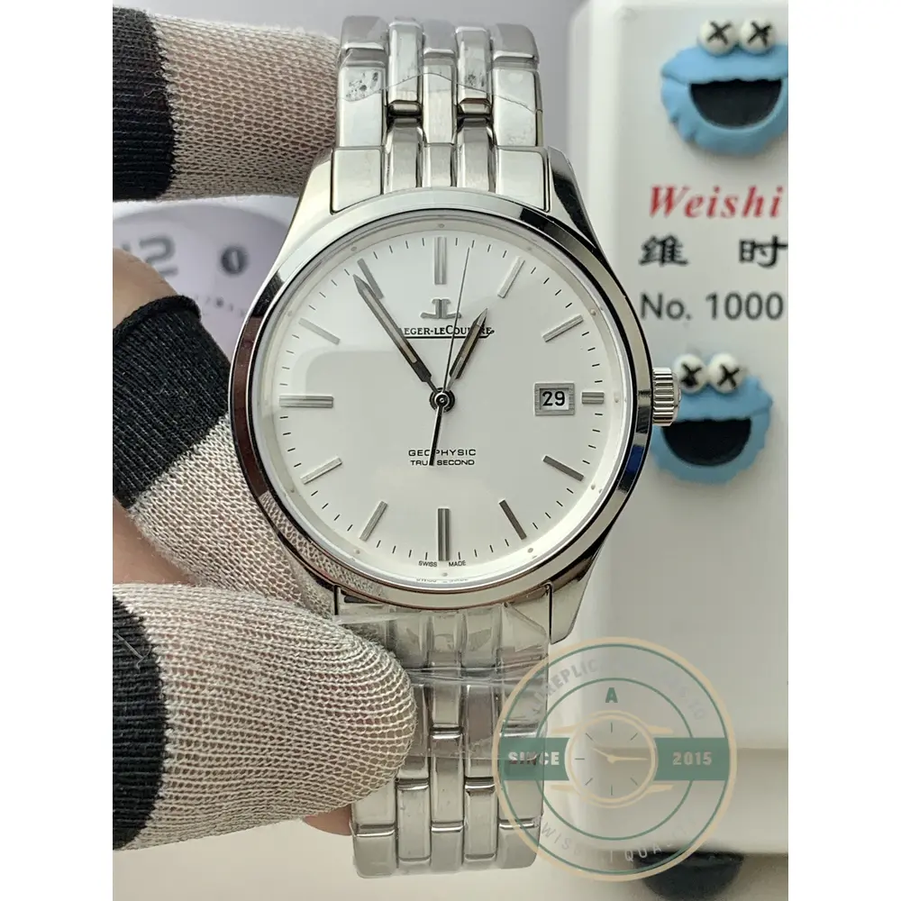 Thin central seconds hand parked exactly on a minute stroke, as deadbeat seconds do