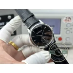 Side profile of the 39mm steel case, 9.9 mm from the caseback up to the sapphire crystal
