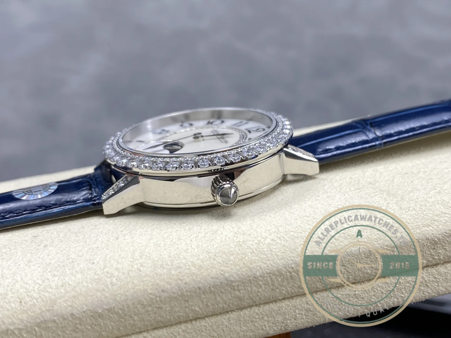 Replica Jaeger-LeCoultre Rendez-Vous Dazzling Moon Q3523570 - 1:1 Swiss Replica Watch