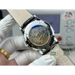 Sapphire crystal and its anti-reflective coating over the silver dial of the Q1368430 Moon 39