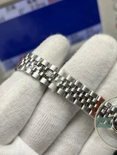 Replica Rolex DateJust Oyster 28 mm Silver Dial 279174 - Budget Luxury Replica Watch