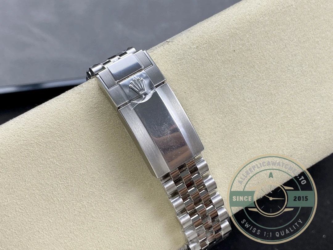 Replica Rolex GMT-Master II 40mm Dial Black 126710 - Budget Luxury Replica Watch