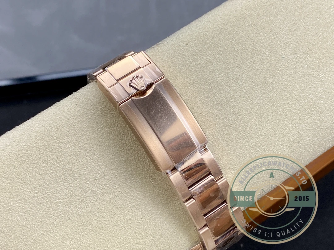 Replica Rolex GMT-Master II Rose Gold 40mm Rootbeer 126715chnr - Budget Luxury Replica Watch